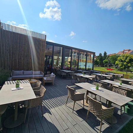 Santa Villa & Restaurant Sremska Mitrovica Luaran gambar