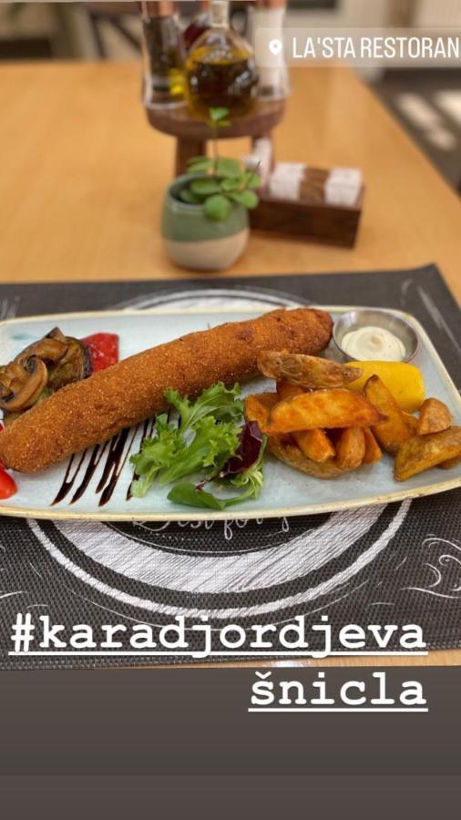 Santa Villa & Restaurant Sremska Mitrovica Luaran gambar
