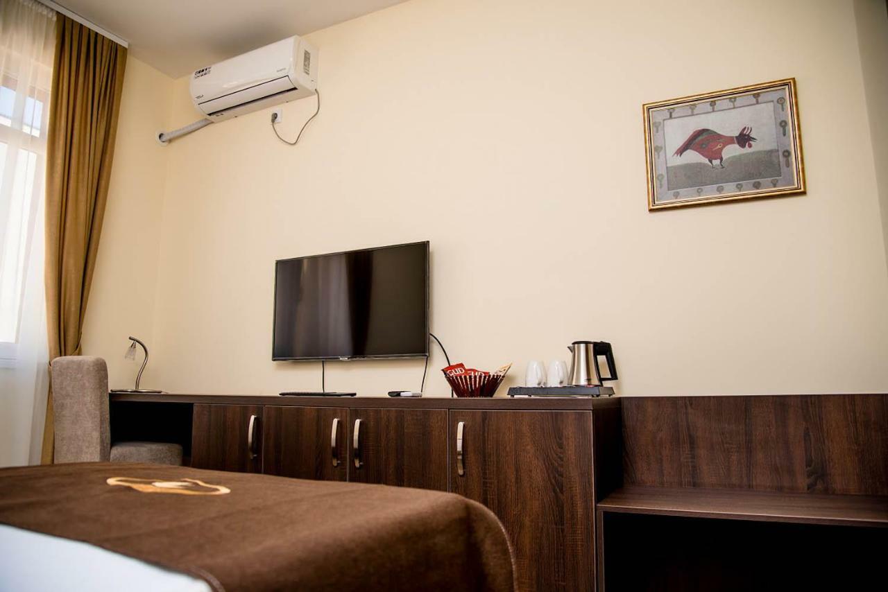 Santa Villa & Restaurant Sremska Mitrovica Luaran gambar